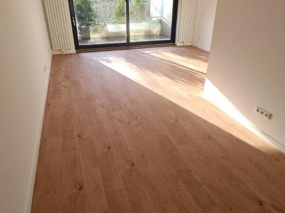 Kernsanierte 3-Zimmer Wohnung 100qm mit 2 Balkonen in Langenhagen
