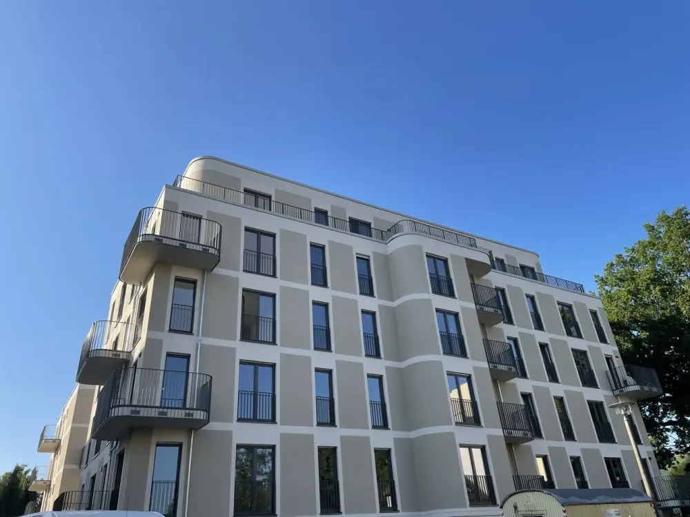 High-quality new building with balcony and fitted kitchen: Stylish 4-room apartment with upscale interior fittings