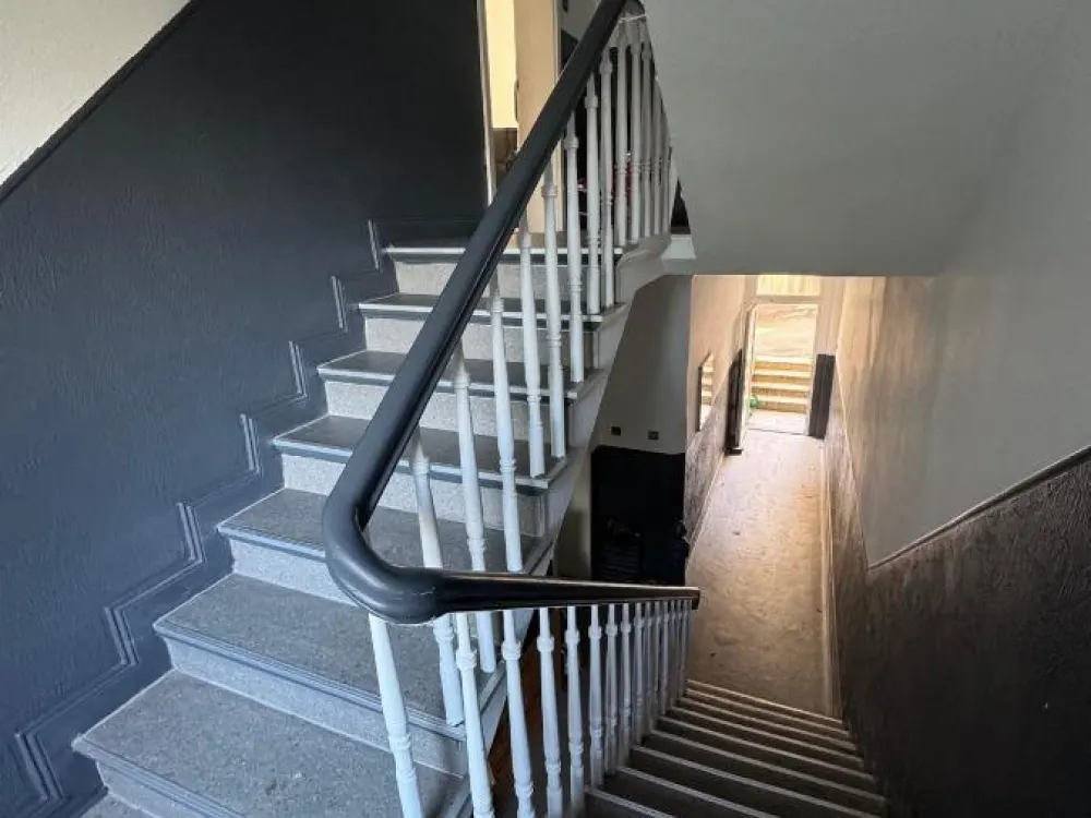 Schöne modernisierte EG-Wohnung in zentraler Lage mit eigenem Gartenbereich und Balkon