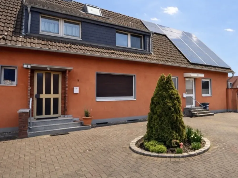 Viel Platz für alle: 6-Zimmer-Wohnung in Duisburg Serm