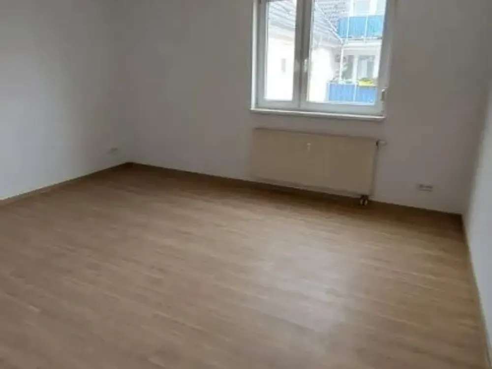 tolle Wohnung in Thekla mit Tiefgaragenplatz und Einbauküche