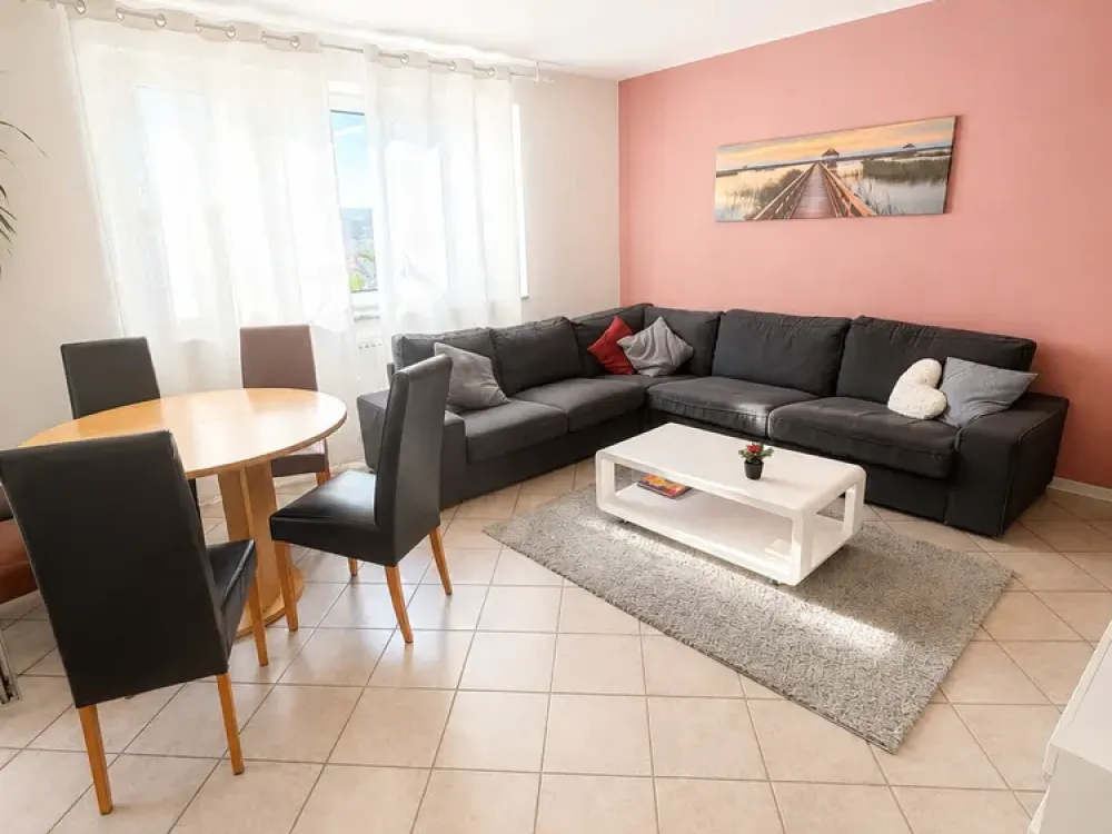 Bright 3-Room Apartment for Rent in Maintal!