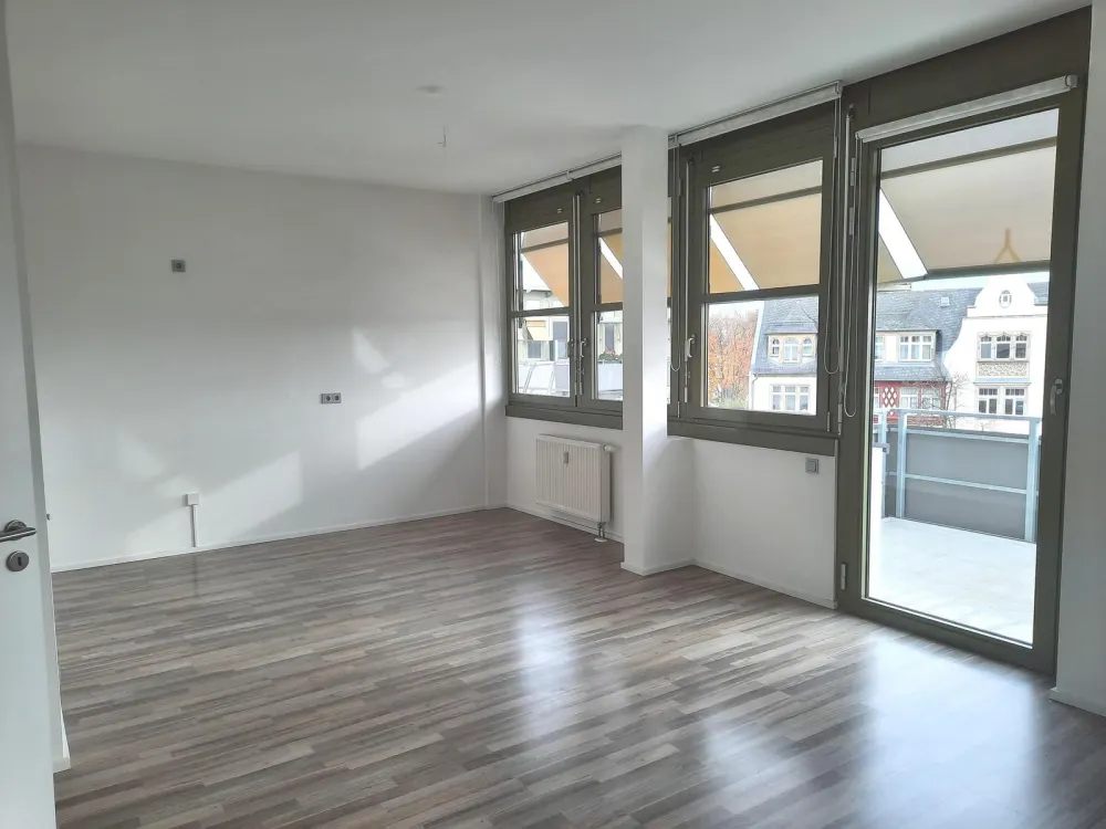 Moderne 2 R. Whg. - Südbalkon, Aufzug, Tiefgarage