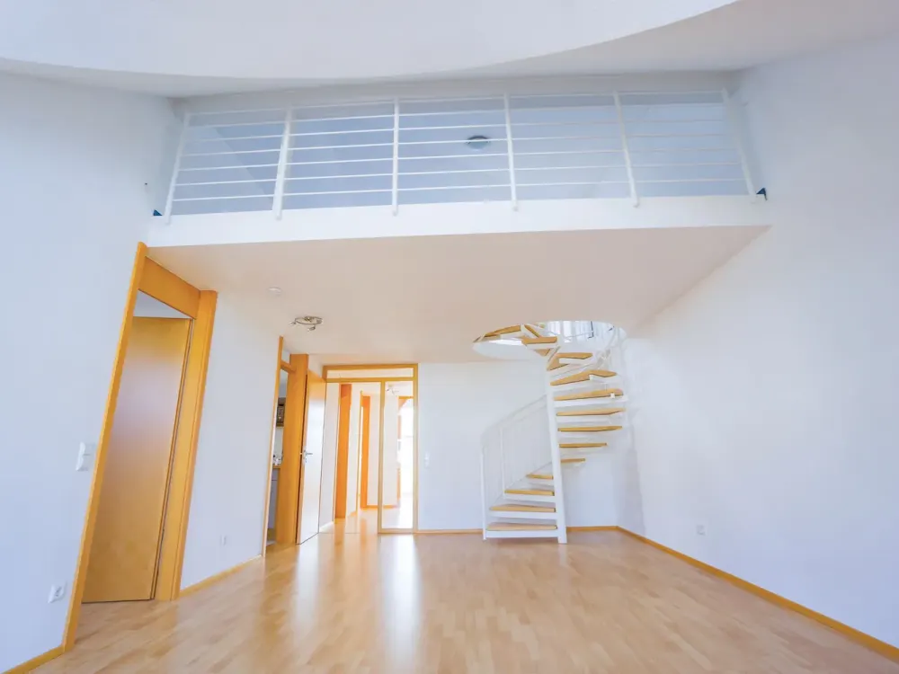 Moderne 4 Zimmer Dachgeschoss-Wohnung mit Galerie & Balkon
