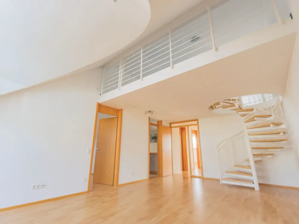 Moderne 4 Zimmer Dachgeschoss-Wohnung mit Galerie & Balkon