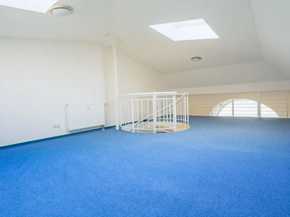 Moderne 4 Zimmer Dachgeschoss-Wohnung mit Galerie & Balkon