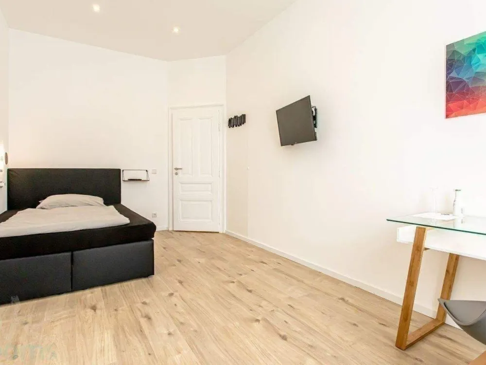Ab 01.01.2027 - modern ausgestattetes Zimmer in gehobener 2er WG - mit Altbaucharme