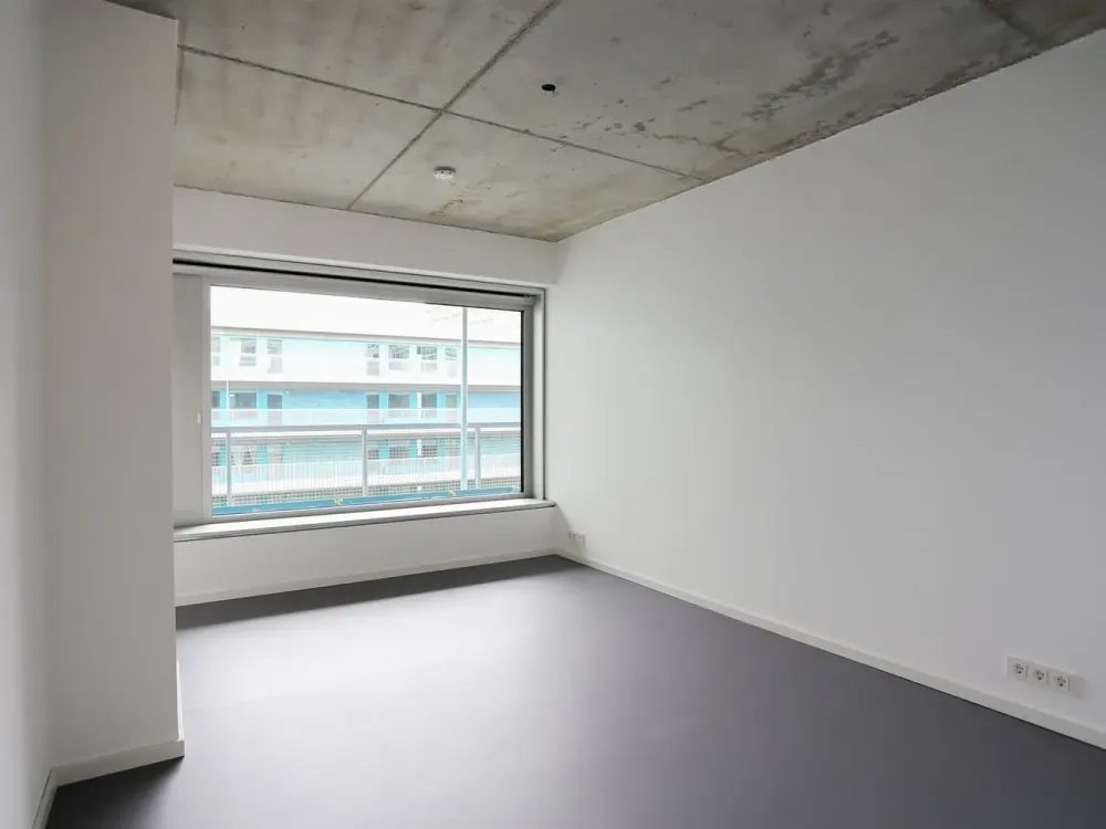 Bezug ab sofort - tolle Raumaufteilung mit riesiger Loggia in moderner Wohnanlage in Berlin-Mitte