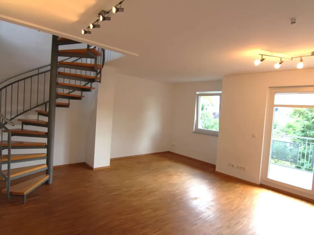 4 Zi.- Whg. 106m² - Einbauküche - Terrasse - 2 TG Stellplätze auf Wunsch