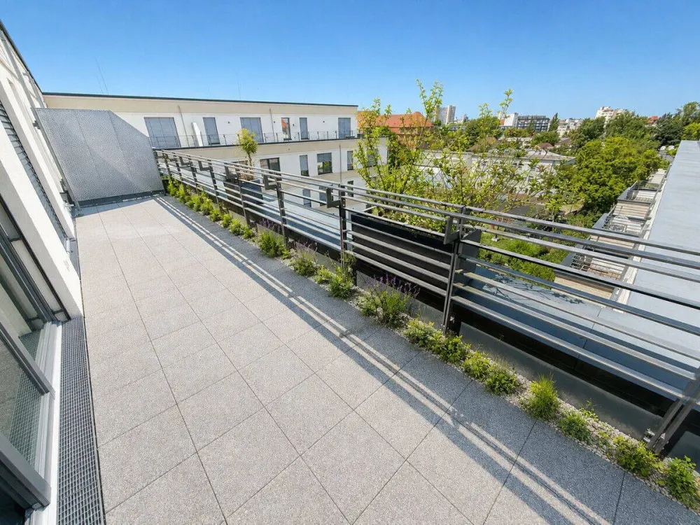 Wilmersdorf: Brandenburgische Str - LUXUS 2-Zi-DG - 80 m² + RIESEN TERRASSE + 2 Bäder - ab 01.09.26