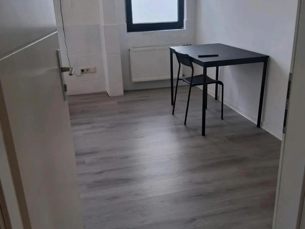 WG Zimmer möbliert