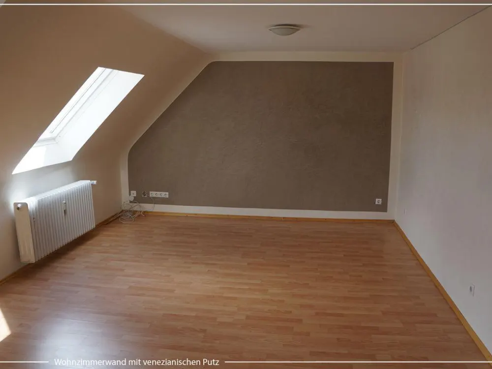 Gepflegte 3,5-Zimmer Dachgeschosswohnung in Stuttgart-Stammheim