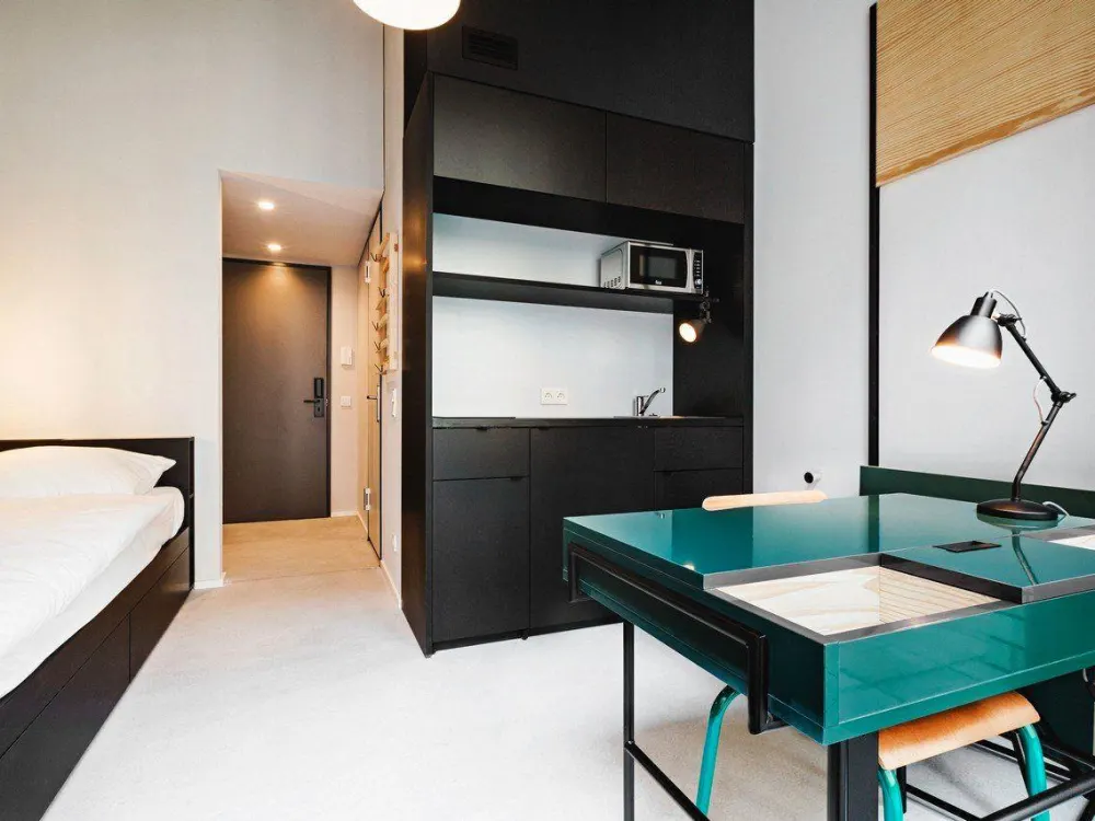 Neon Wood Student Housing in Berlin Mitte-Wedding - Patio Apartment