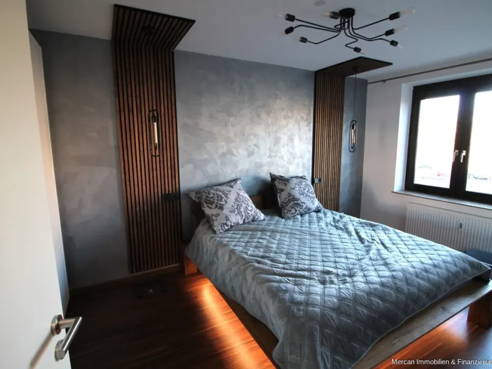 Möblierte 3-Zimmer-Wohnung mit Balkon & Tiefgaragenstellplatz in Hannover - Laatzen
