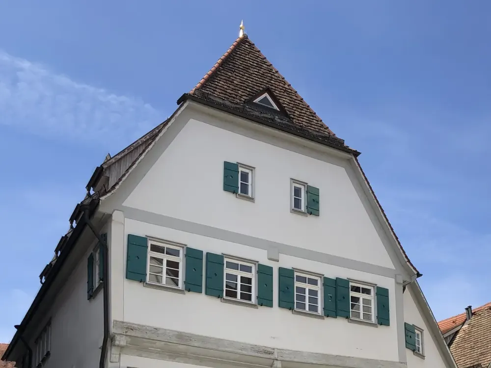 Nette kleine Dachgeschosswohnung in Kulturdenkmal