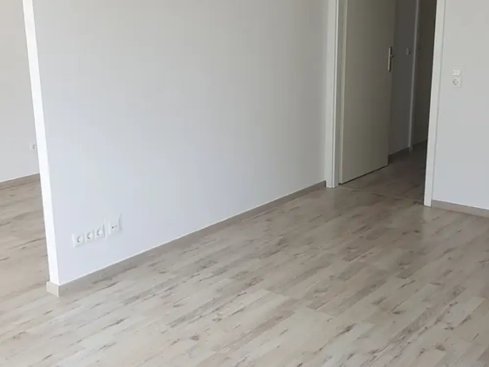 SOFORT- Superhelle Großzügige 1 Zimmerwohnung, mit Balkon, sucht netten bewohner
