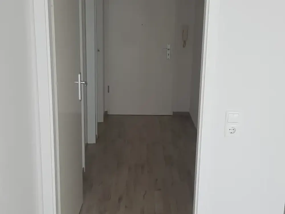 SOFORT- Superhelle Großzügige 1 Zimmerwohnung, mit Balkon, sucht netten bewohner