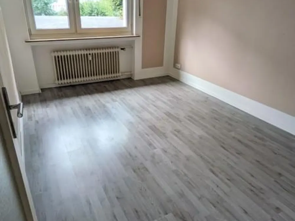 Frisch saniert: Großzügige 3-Zimmer-Wohnung mit Balkon
