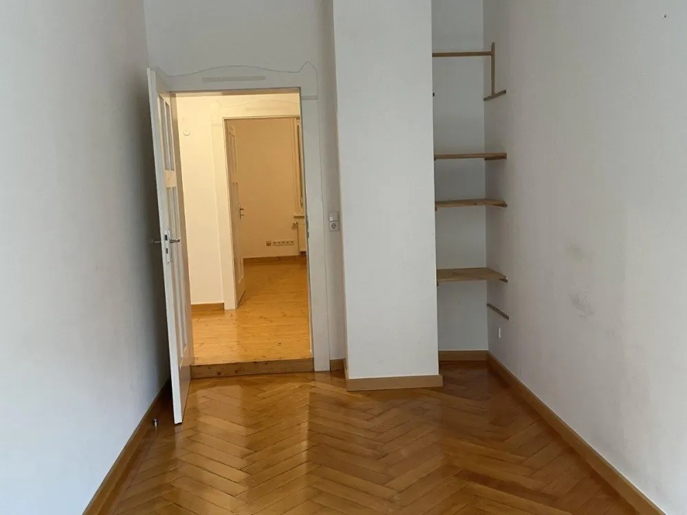 Traumhafte 6-Zimmer-Altbauwohnung mit toller See und Bergsicht