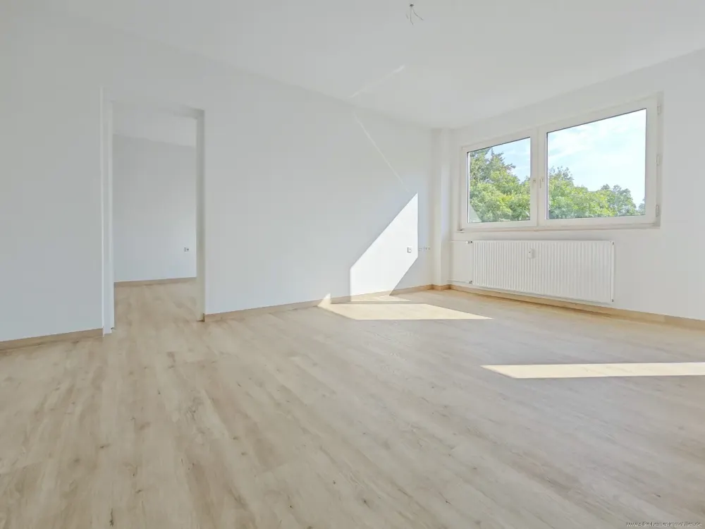No Calls ** Newly Renovated 2-Room Apartment in Desirable Location - Near Lesum Train Station **