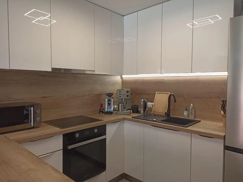 WG Zimmer ≈16qm, Altbauwohnung ≈80qm, Striesen, nahe Uniklinikum