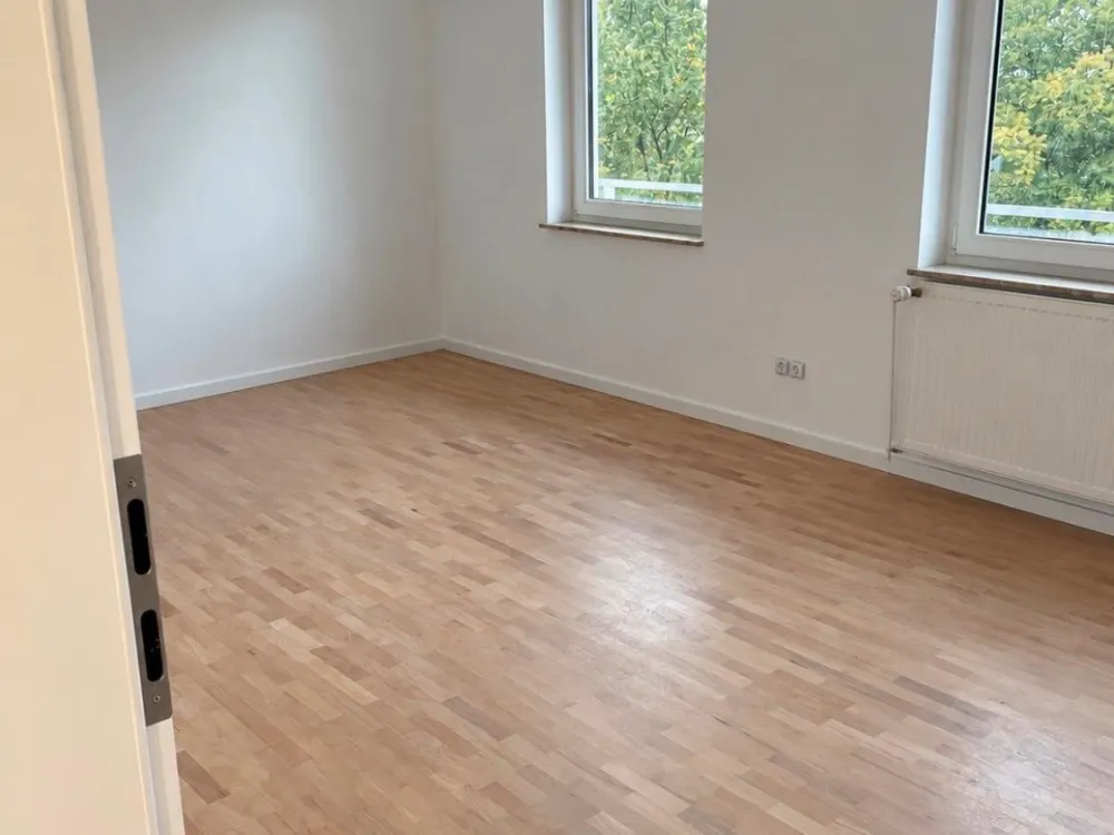 Helle 2-Zimmerwohnung in Sarstedt mit Aufzug, Tiefgarage & Balkon