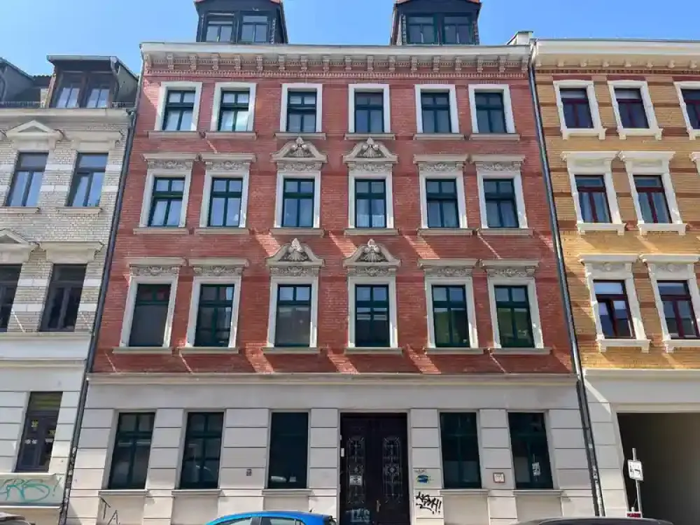 Frisch renovierte 2-Zimmer-Wohnung mit Balkon & Einbauküche!