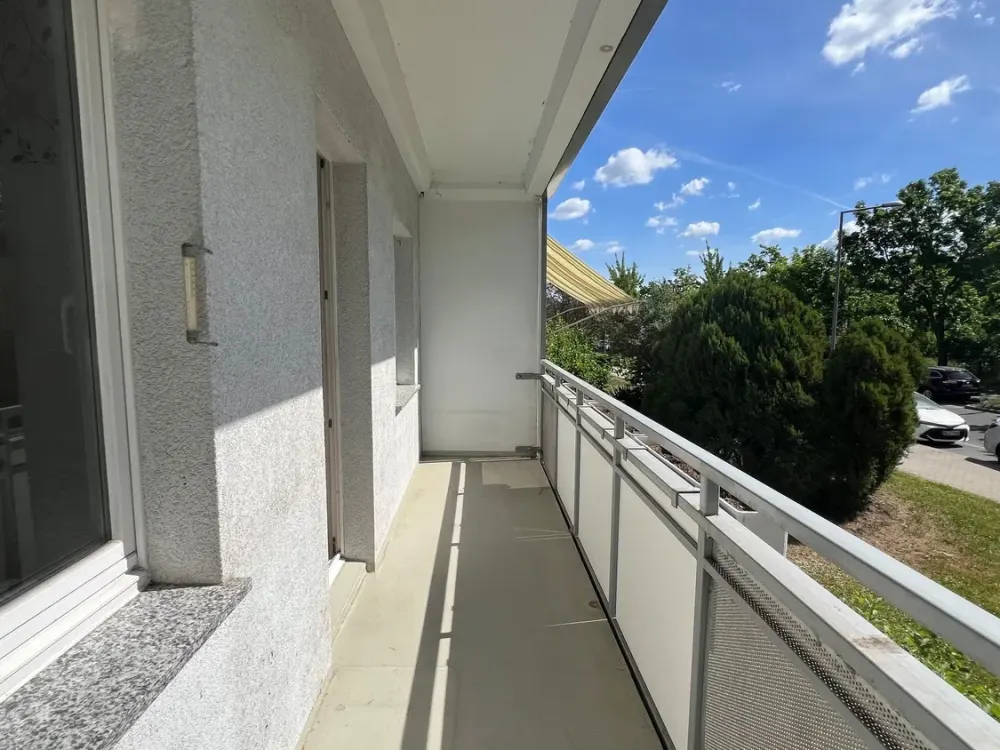 Herzlich willkommen: wir sanieren für Sie eine 3-Zimmerwohnung im Erdgeschoß mit Balkon!
