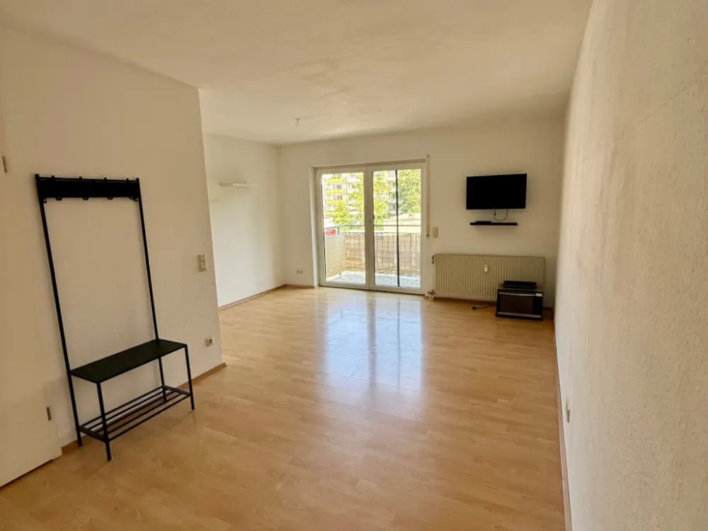 1-Room Apartment with Balcony and Garage in the Beautiful Oststadt