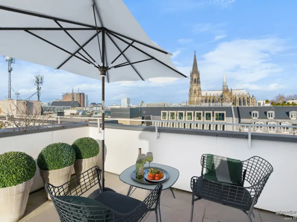Welc(H)ome® by RIDA FLATS, Altstadt! Maisonette-Penthouse mit Domblick: Stilvoller Wohntraum