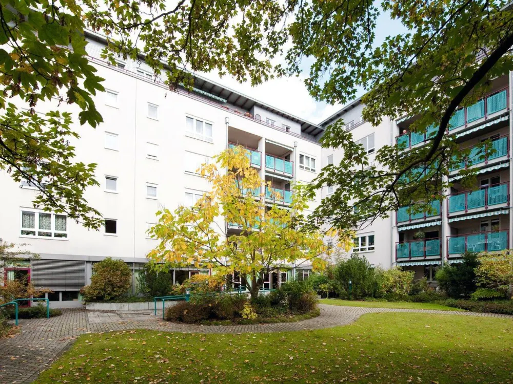 2-Zimmer-Senioren-Wohnung mit erfrischendem Balkon und neuer Einbauküche im Seniorenwohnpark Neulichtenhof