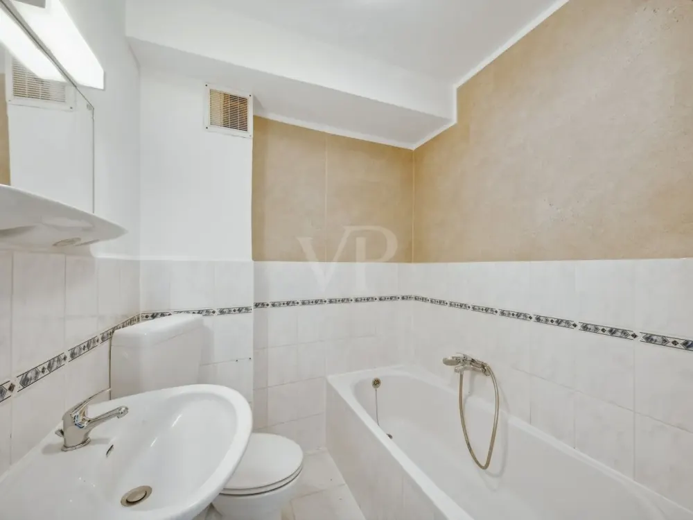 Bright, central, close to university: Apartment with winter garden in St. Peter