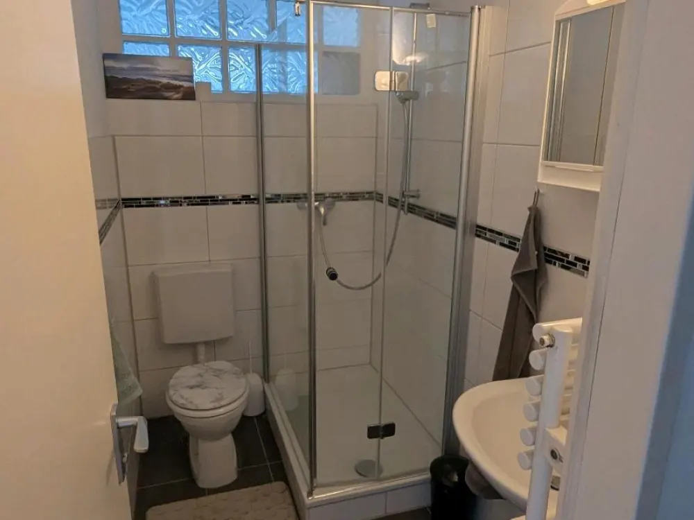 1-room apartment 25sqm fully furnished from 01.10. Sachenhausen