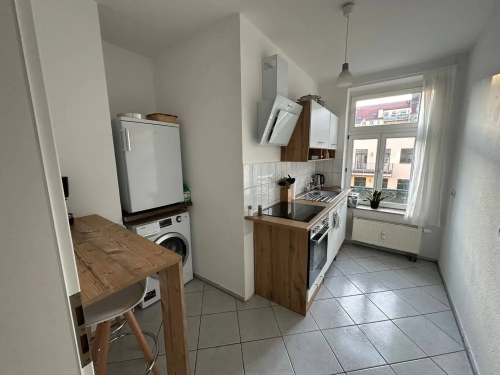 Schöne, ruhige, helle 2-Zimmer-Wohnung mit Balkon - komplett eingerichtet - im angesagten Altlindenau