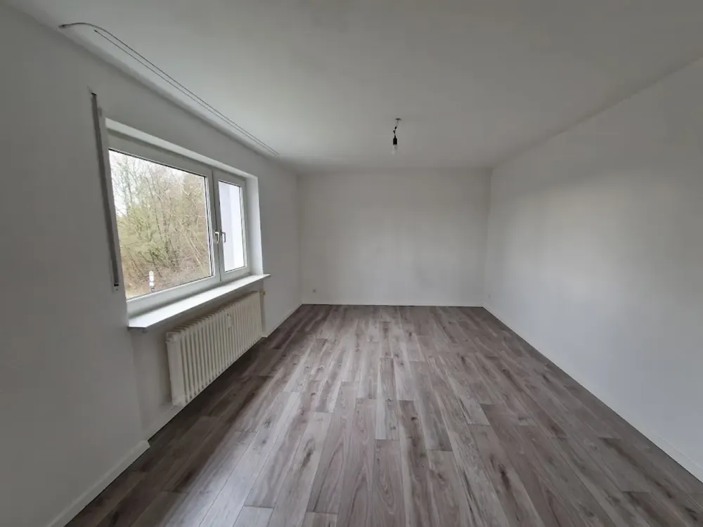 Frisch renoviert: Geräumige 3-Zimmer-Wohnung mit Balkon auf dem Eschberg zu vermieten