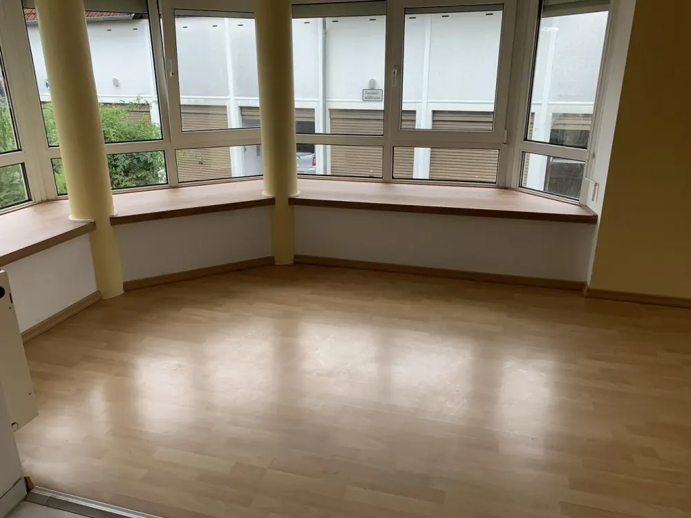 Attraktive 2-Zimmer-Wohnung mit Wintergarten und Balkon in Eckental, Forth Eckental