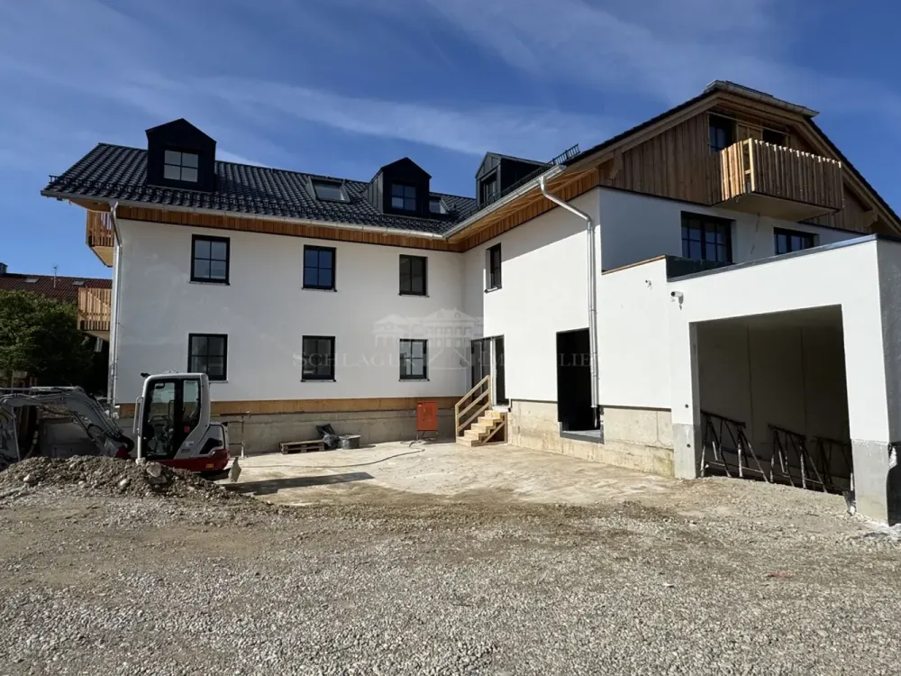 Helle 2-Zimmer-Wohnung mit sonnigem Balkon und großer Terrasse