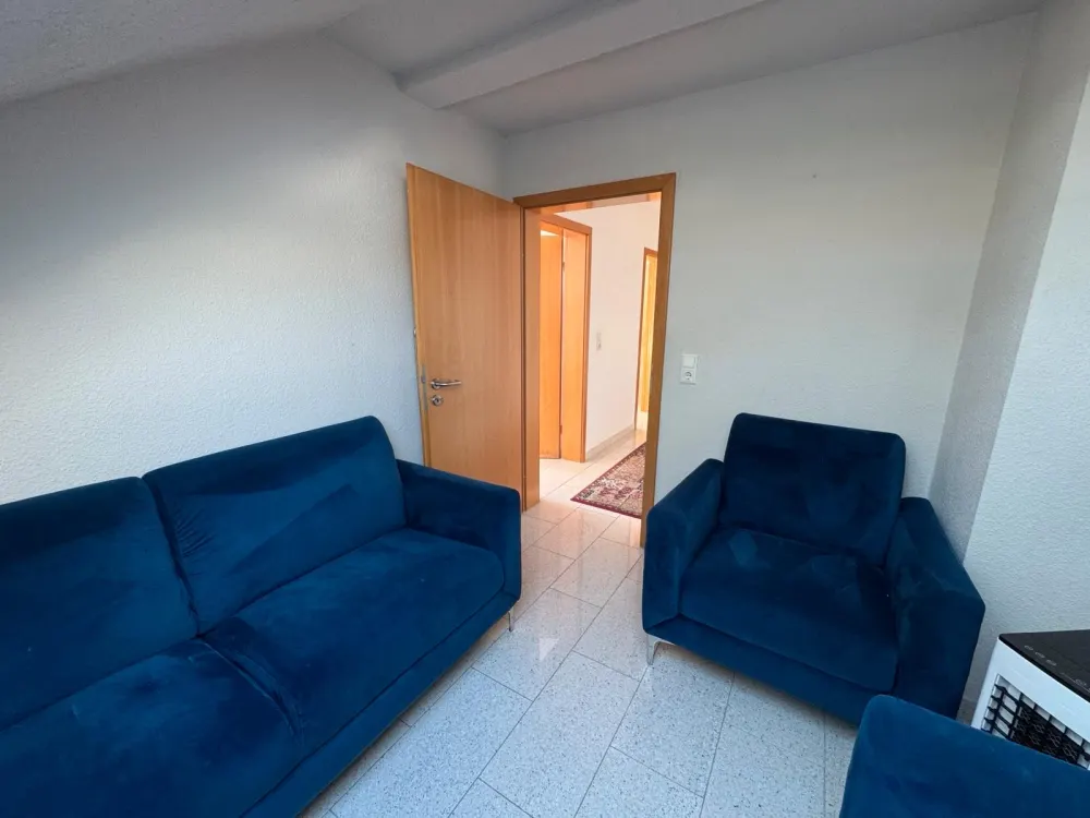 Lichtdurchflutete, möblierte 3-Zimmer-Dachgeschosswohnung (72 m²)