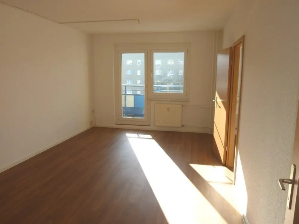 +++ 2 Raumwohnung mit Balkon in Seenähe +++