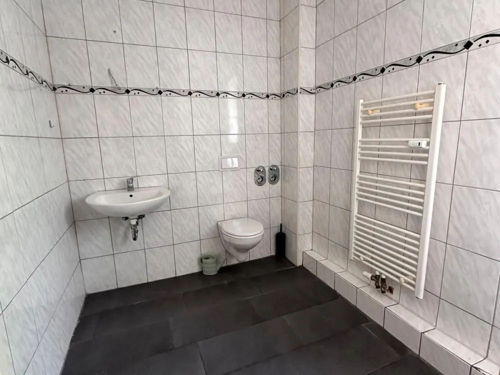 Zwei Zimmer Wohnung zu vermieten.