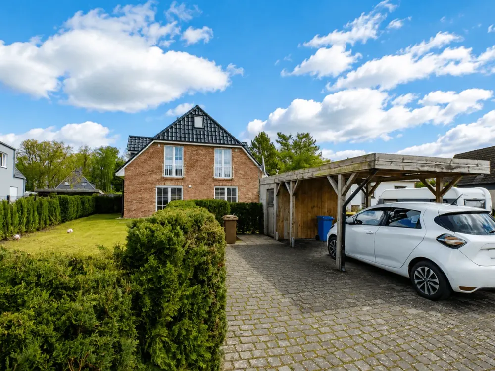 Schöne Doppelhaushälfte mit sonnigem Garten und Carportstellplatz zu vermieten