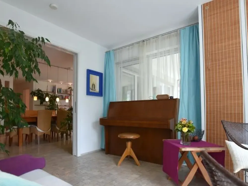 Exklusiv möblierte 4-Zimmer-Wohnung mit Terrasse und Garten direkt am Bodensee