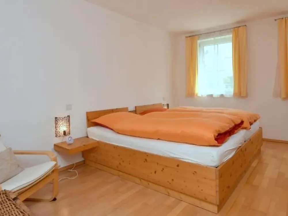 Exklusiv möblierte 4-Zimmer-Wohnung mit Terrasse und Garten direkt am Bodensee