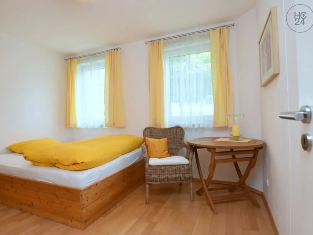 Exklusiv möblierte 4-Zimmer-Wohnung mit Terrasse und Garten direkt am Bodensee