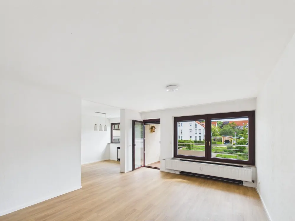 Frisch saniert. Bereit zum Einziehen.Gepflegte 3-Zimmerwohnung mit Balkon