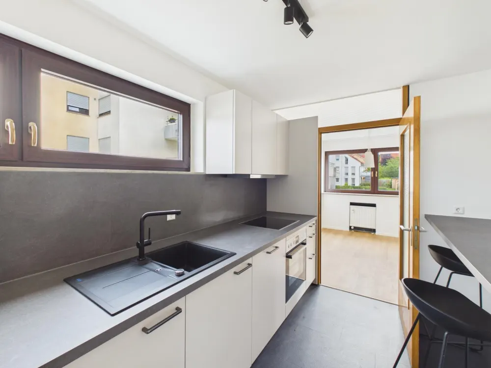 Frisch saniert. Bereit zum Einziehen.Gepflegte 3-Zimmerwohnung mit Balkon
