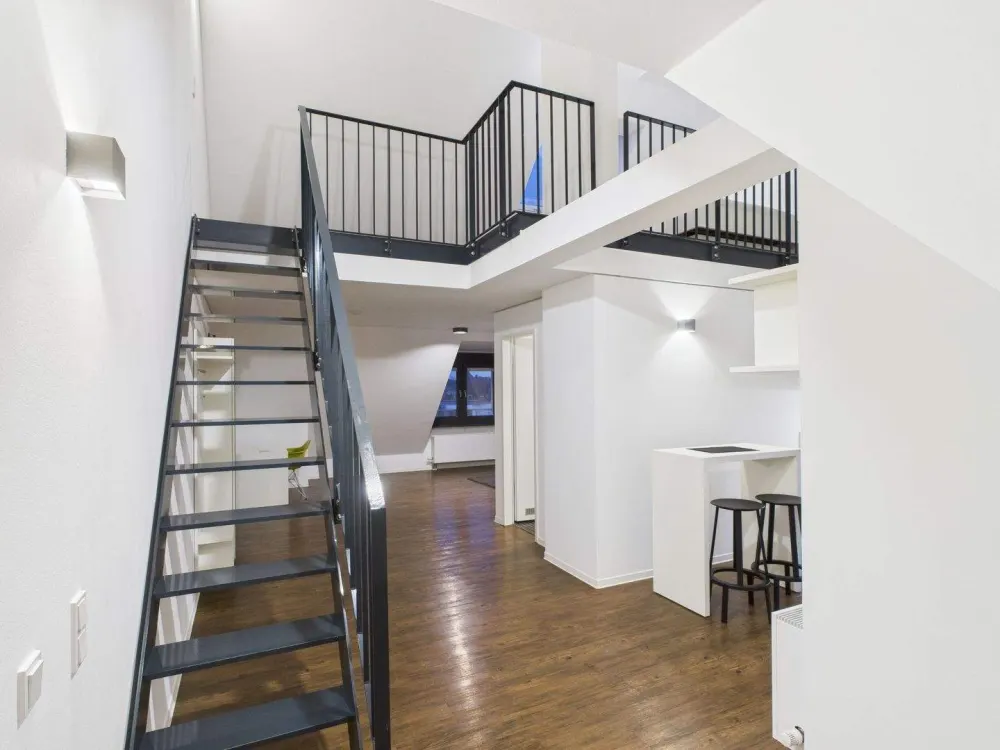 DIE ZIMMEREI | All-inclusive Rent: Maisonette Apartment with Balcony - Ideal for Young Professionals | XL Unit