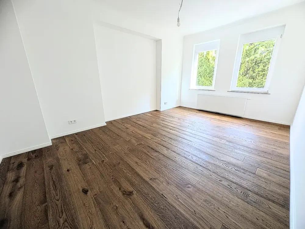 *Große, sehr schöne Vierzimmerwohnung in Stuttgart-Süd*