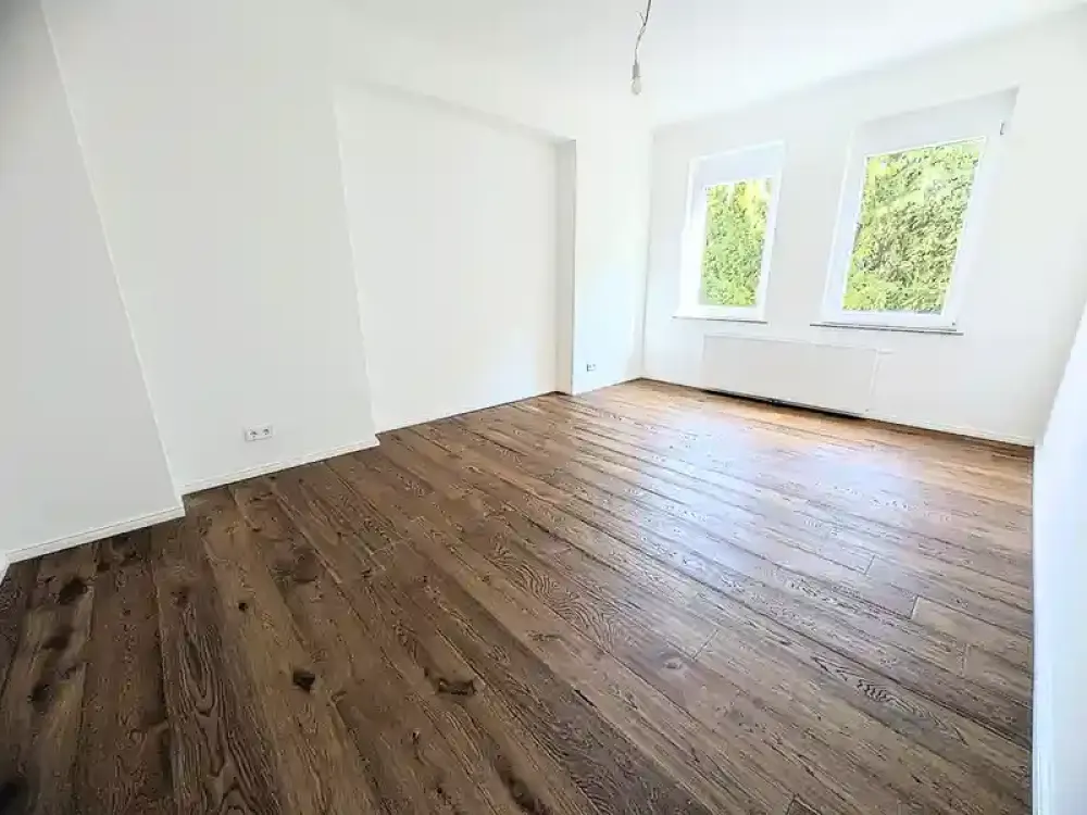 *Große, sehr schöne Vierzimmerwohnung in Stuttgart-Süd*