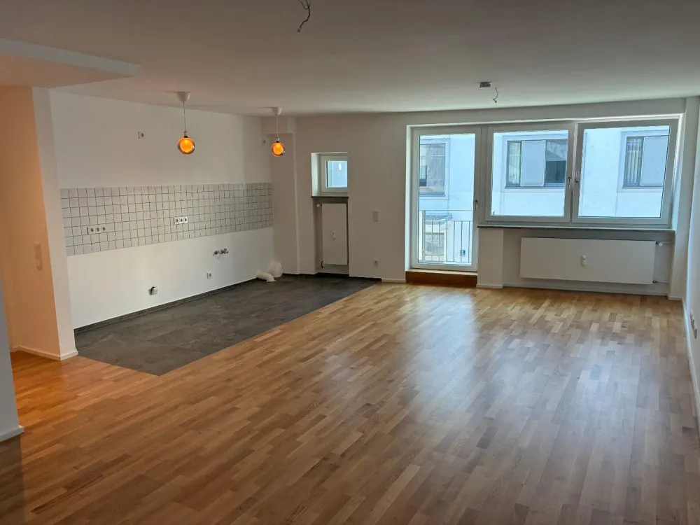 Hochwertiges 1-Zimmer-Apartment mit Balkon und Aufzug in München-Bäckerstraße